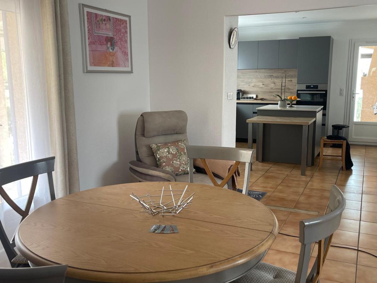 Confortable Villa De Vacances Entre Nimes, Le Pont Du Gard, Uzes, Arles, Avignon มาร์เกอริตต์ ภายนอก รูปภาพ